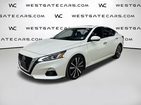Used 2020 Nissan Altima 2.0 Platinum image 1