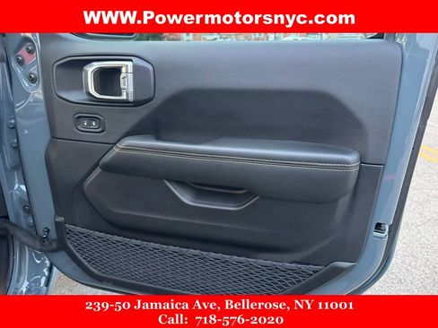Used 2025 Jeep Wrangler Unlimited Sahara w/ Safety Group AWD/4WD image 21