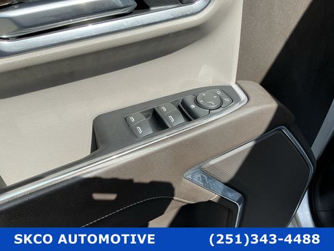Used 2022 GMC Sierra 1500 SLE w/ X31 Off-Road Package AWD/4WD image 22