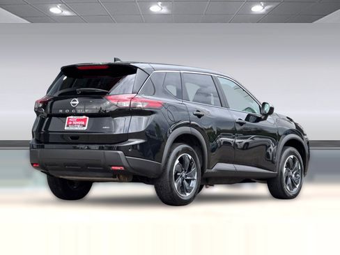 Used 2025 Nissan Rogue SV AWD/4WD image 9