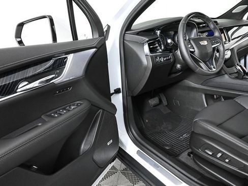 New 2025 Cadillac XT6 Premium Luxury w/ Technology Package image 5
