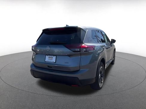 Used 2025 Nissan Rogue SV AWD/4WD image 15