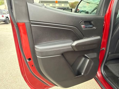 Used 2024 Chevrolet Colorado LT w/ LT Convenience Package III AWD/4WD image 24