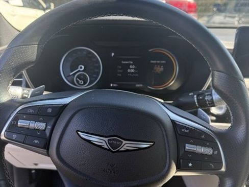 Used 2024 Genesis G70 2.5T image 17