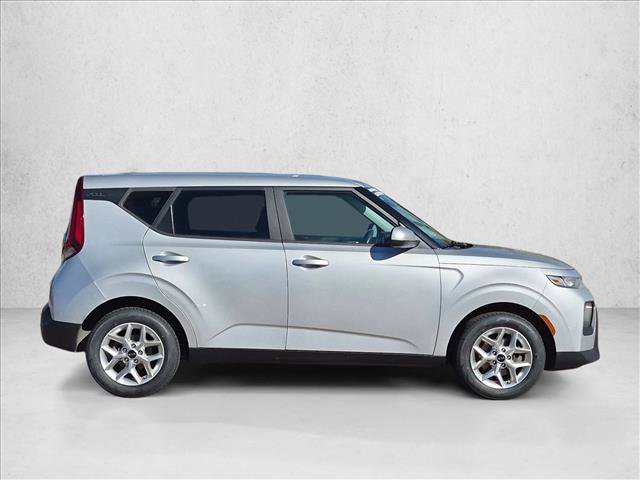 Used 2021 Kia Soul S FWD image 4