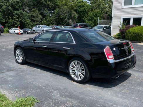Used 2012 Chrysler 300 Limited RWD image 3