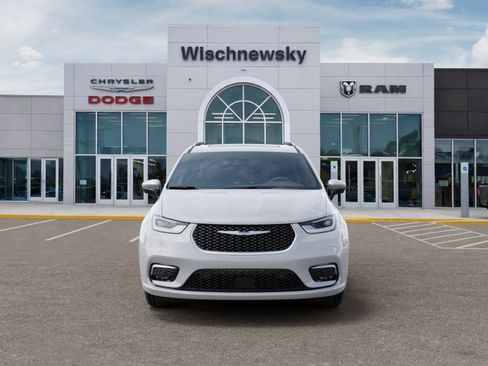 New 2026 Chrysler Pacifica Pinnacle w/ Trailer Tow Group FWD image 6