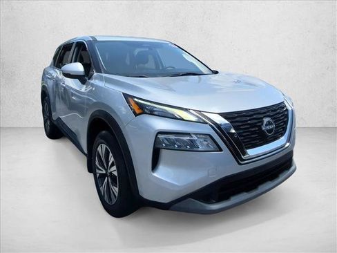 Used 2022 Nissan Rogue SV FWD image 3
