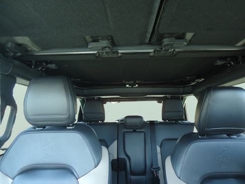 Used 2024 Ford Bronco Wildtrak AWD/4WD image 34