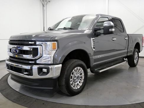 Used 2022 Ford F250 XLT w/ XLT Premium Package AWD/4WD image 3