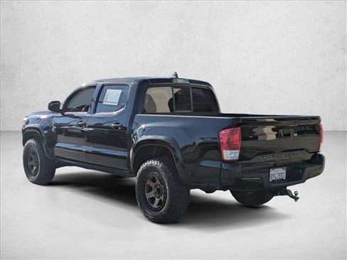 Used 2016 Toyota Tacoma SR5 w/ SR5 Appearance Package (SN) image 8