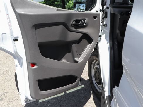 Used 2024 Ford Transit 250 Low Roof RWD image 17