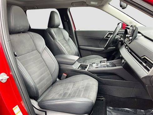 Used 2023 Mitsubishi Outlander SE image 27