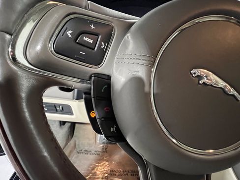 Used 2015 Jaguar XJ L Portfolio RWD image 27