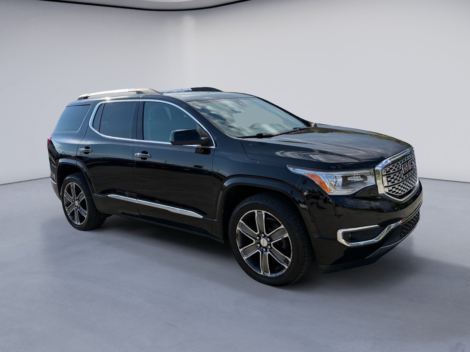 Used 2017 GMC Acadia Denali w/ Technology Package AWD/4WD image 7