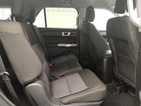 Used 2023 Ford Explorer XLT AWD/4WD image 19