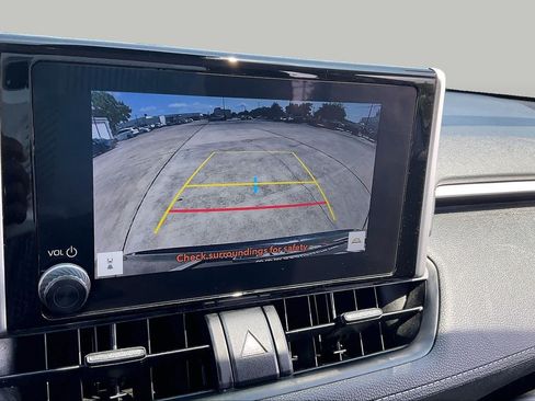 Used 2024 Toyota RAV4 XLE FWD image 27