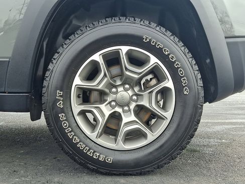 Certified 2022 Jeep Cherokee Trailhawk w/ Sun, Sound & Nav Group image 8