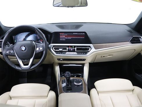 Used 2019 BMW 330i xDrive Sedan w/ Premium Package image 18