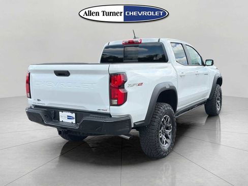 New 2026 Chevrolet Colorado ZR2 w/ Technology Package AWD/4WD image 4