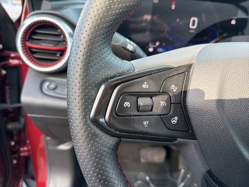 Used 2024 Chevrolet Trax RS w/ Sunroof Package image 22