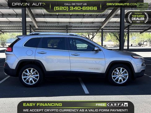 Used 2016 Jeep Cherokee Limited w/ Luxury Group FWD image 8
