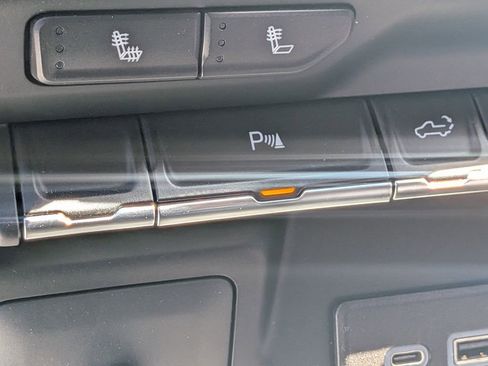 Used 2022 Chevrolet Silverado 1500 RST image 32