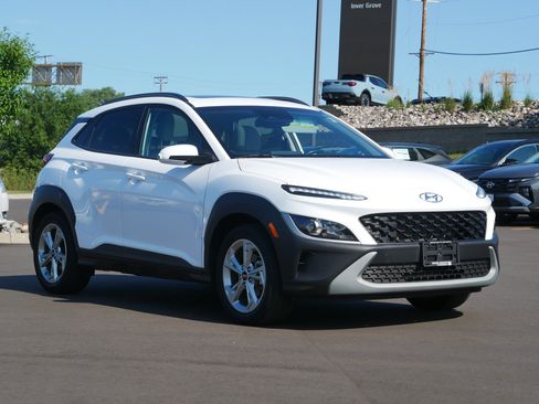 Used 2023 Hyundai Kona SEL w/ Convenience Package FWD image 4