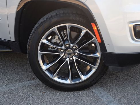 Used 2024 Jeep Wagoneer Series II w/ Premium Group I image 32