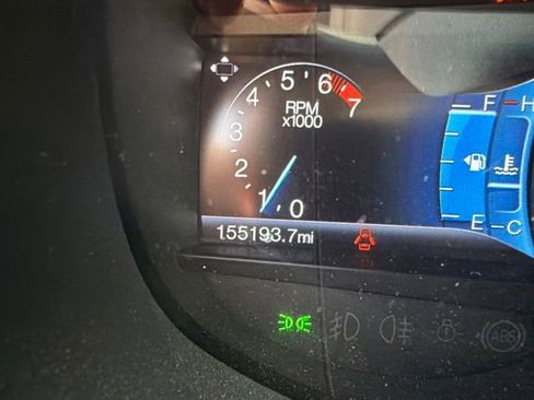 Used 2018 Ford Edge SEL w/ Equipment Group 201A FWD image 9