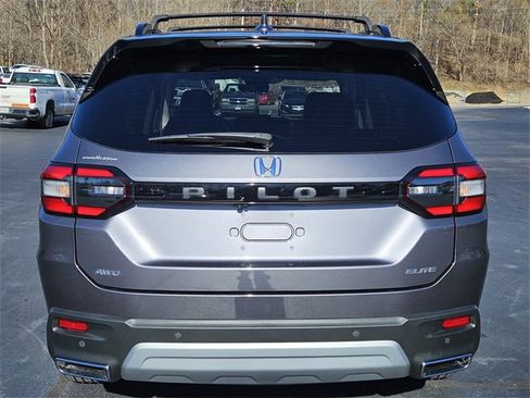 Used 2024 Honda Pilot Elite image 6