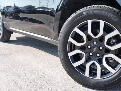 Used 2022 Ford Maverick Lariat w/ Lariat Luxury Package AWD/4WD image 2