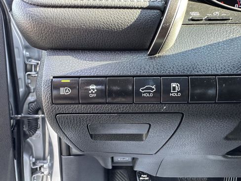 Used 2024 Toyota Camry SE image 23