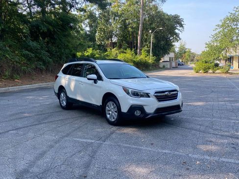Used 2019 Subaru Outback 2.5i Premium AWD/4WD image 3