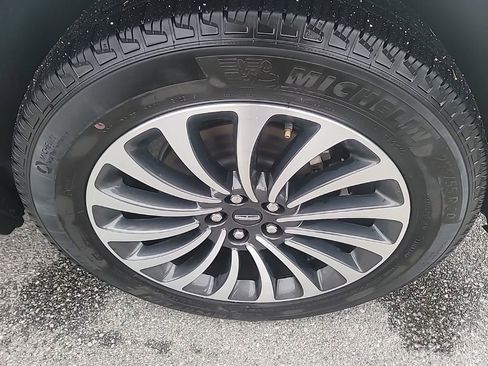 Used 2023 Lincoln Aviator Reserve image 7