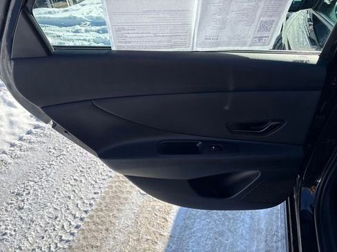 Used 2025 Hyundai Elantra SEL image 20