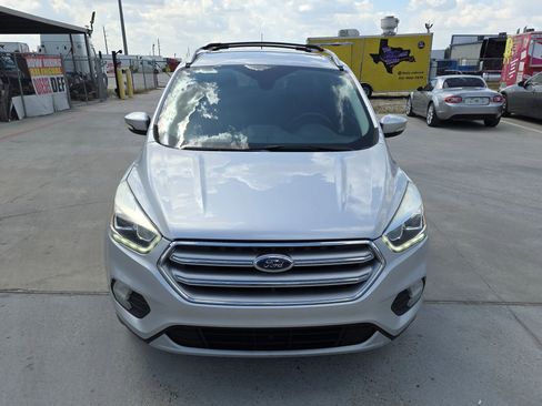 Used 2017 Ford Escape Titanium image 4