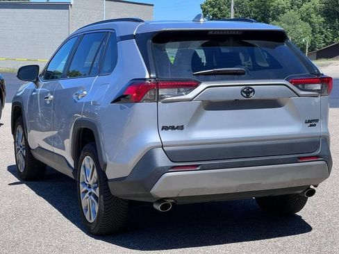 Used 2022 Toyota RAV4 Limited AWD/4WD image 2