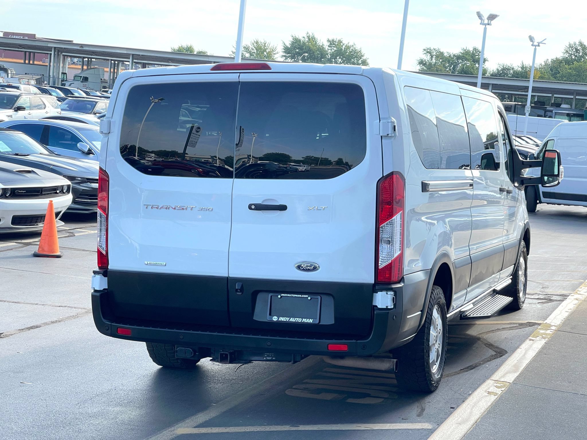 Used 2021 Ford Transit 350 XLT RWD image 3