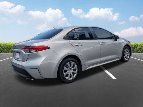 Used 2024 Toyota Corolla LE FWD image 5