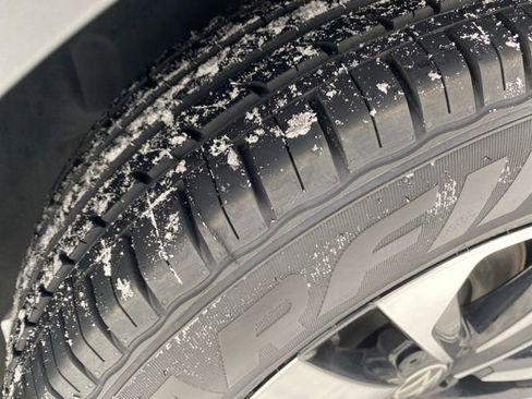 Used 2024 Volkswagen Tiguan S image 21