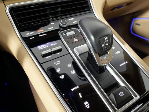 Used 2021 Porsche Panamera 4 image 63
