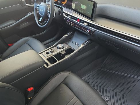 Used 2025 Kia Sorento EX image 13