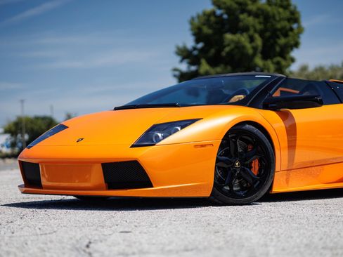 Used 2005 Lamborghini Murcielago Roadster AWD/4WD image 16