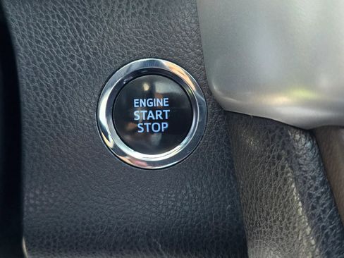 Used 2015 Toyota Highlander XLE FWD image 41