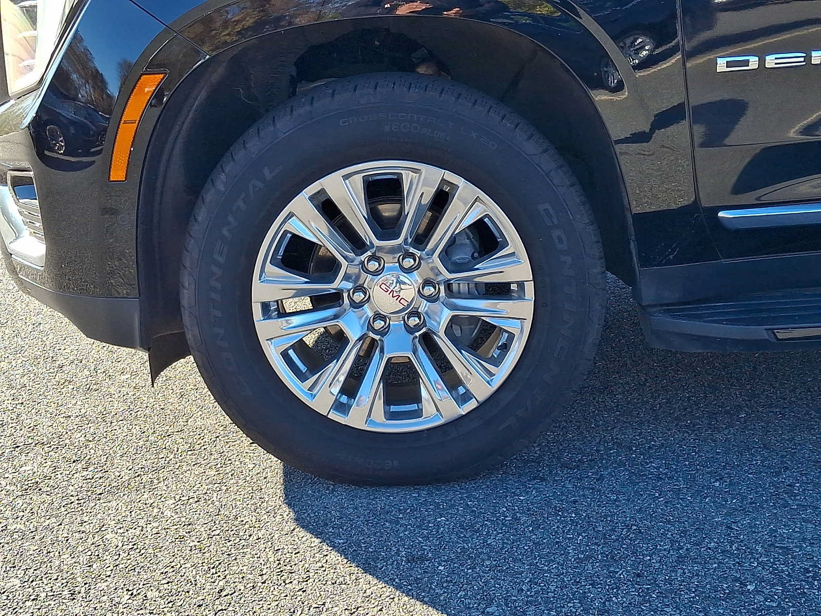 Used 2025 GMC Yukon Denali AWD/4WD image 8