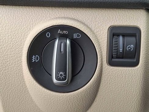 Used 2012 Volkswagen Tiguan SEL image 23