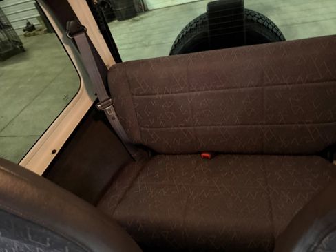 Used 2001 Jeep Wrangler Sport image 38