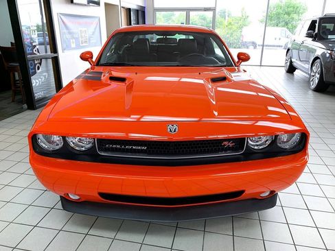Used 2009 Dodge Challenger R/T RWD image 4