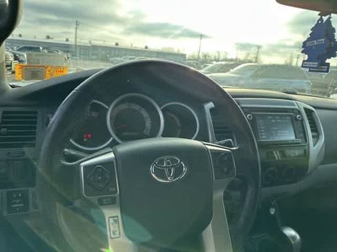 Used 2015 Toyota Tacoma 4x4 Double Cab image 5
